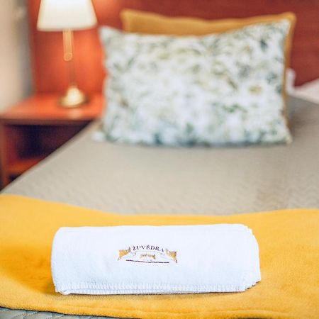 Zuvedra Hotel Ignalina Buitenkant foto