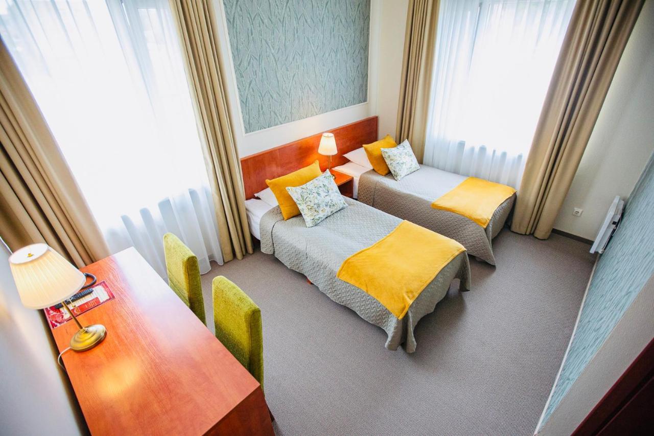 Zuvedra Hotel Ignalina Buitenkant foto