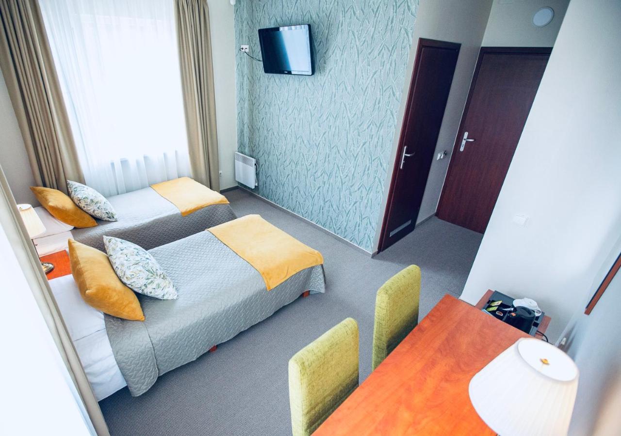 Zuvedra Hotel Ignalina Buitenkant foto