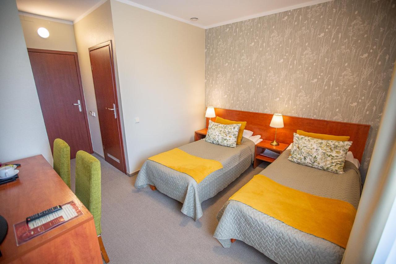 Zuvedra Hotel Ignalina Buitenkant foto