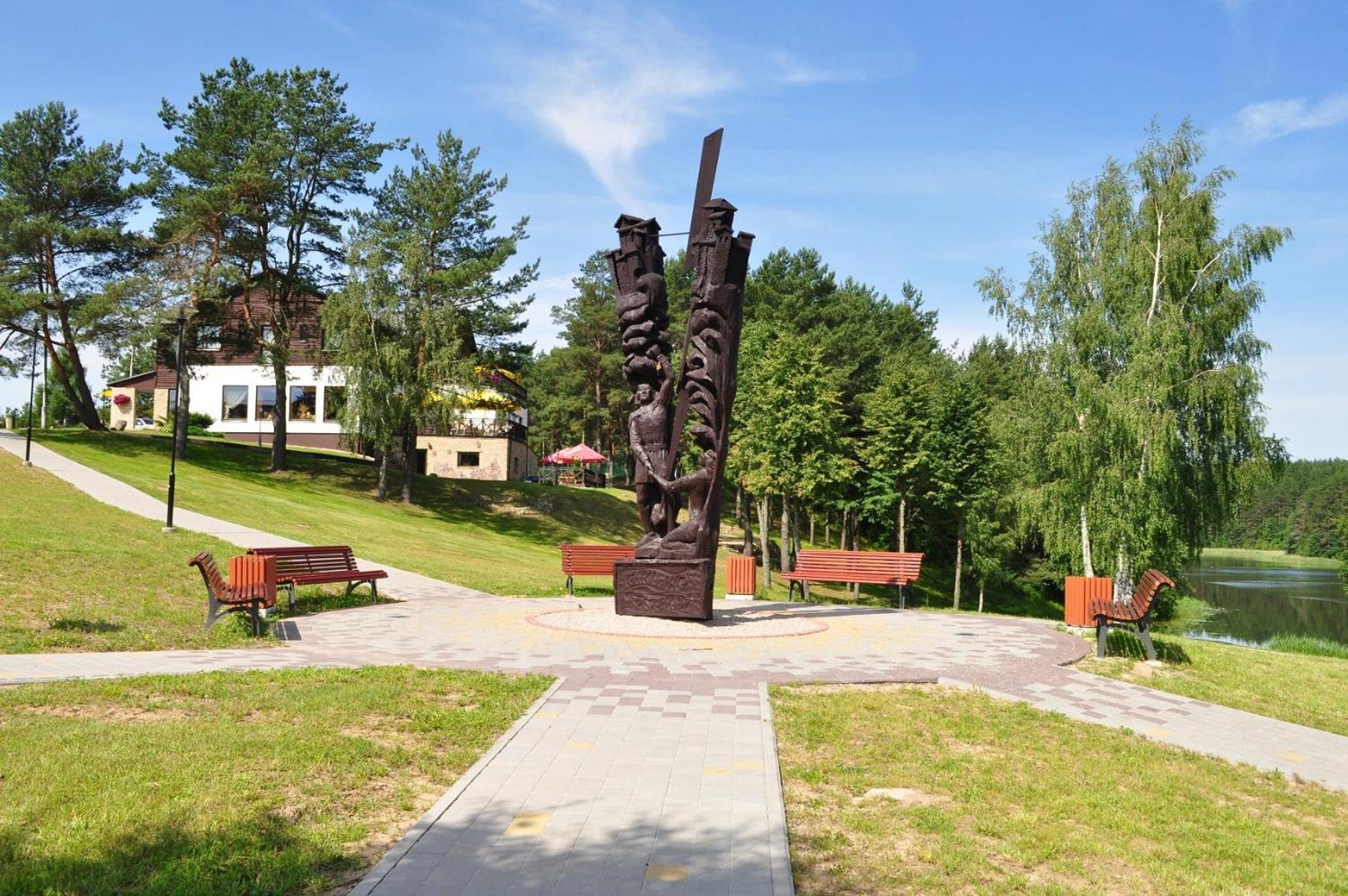 Zuvedra Hotel Ignalina Buitenkant foto